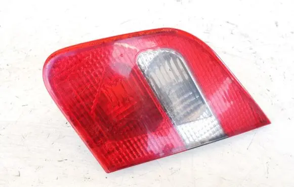 Mitsubishi Carisma Tailgate rear/tail lights 151208