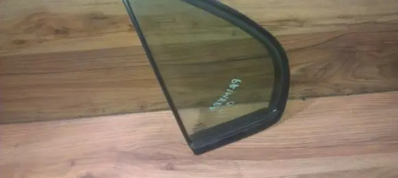 Nissan Primera Rear vent window glass 
