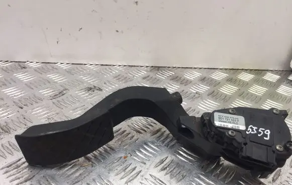Audi A4 S4 B6 8E 8H Accelerator throttle pedal 8D1721523F 5359