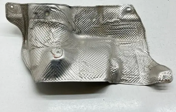 Chrysler Pacifica Exhaust heat shield 68477637AA 10386B