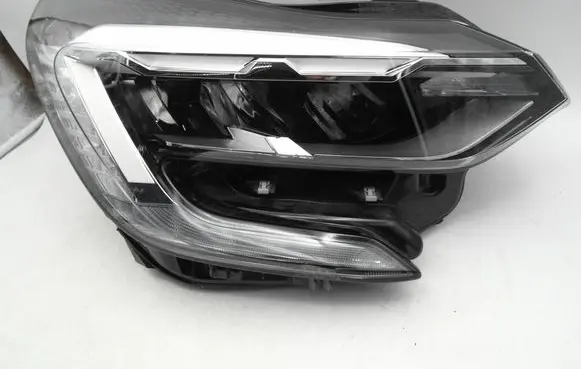 Renault Captur II Headlight/headlamp 260104095R 1EX2472 1EX247