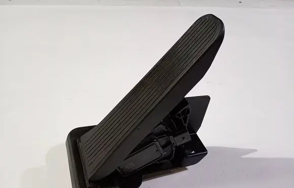 Ford Edge II Accelerator throttle pedal 9F836