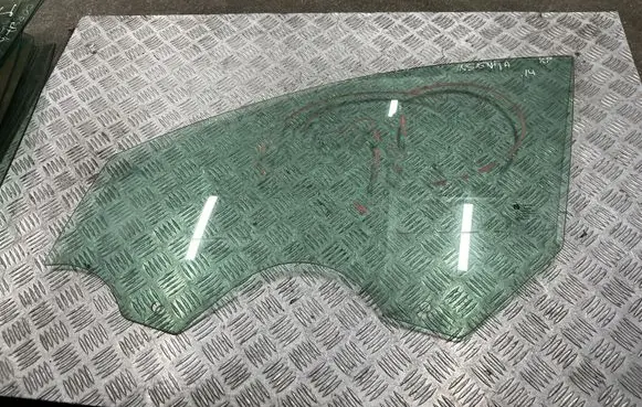 Opel Insignia A Front door window glass four-door 