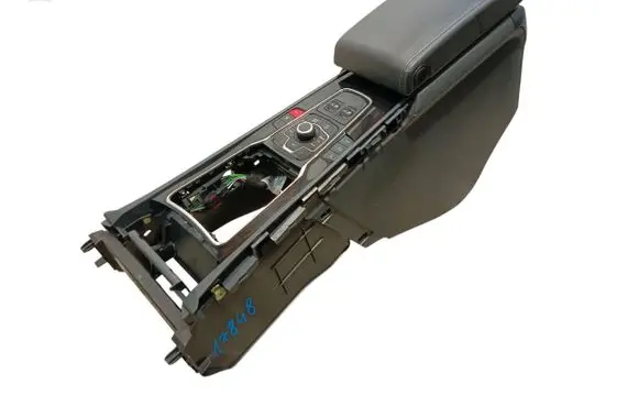 Peugeot 508 Center console 