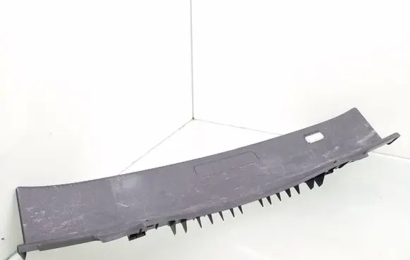Trunk/boot sill cover protection