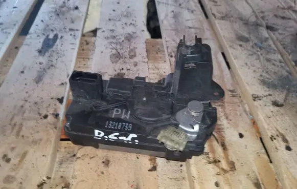 Opel Zafira B Rear door lock