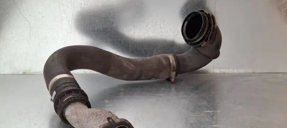 Opel Insignia A Engine coolant pipe/hose 55588205