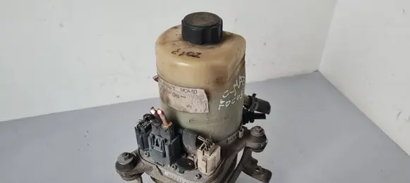 Ford Focus C-MAX Power steering pump 4M513K514CA