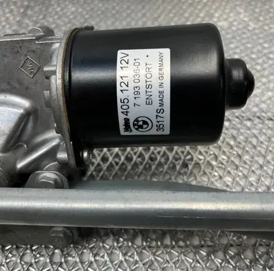 Front wiper linkage