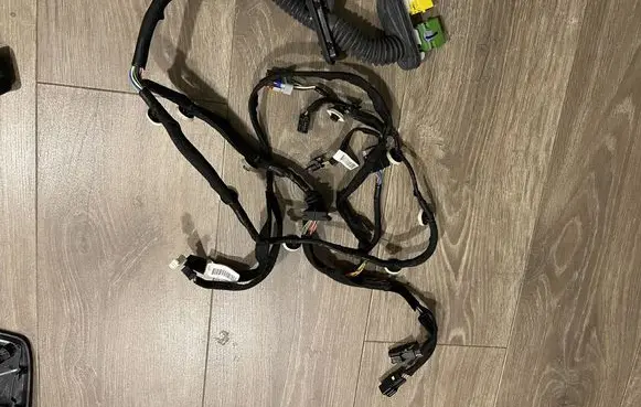 Opel Mokka B Front door wiring loom 9842520480