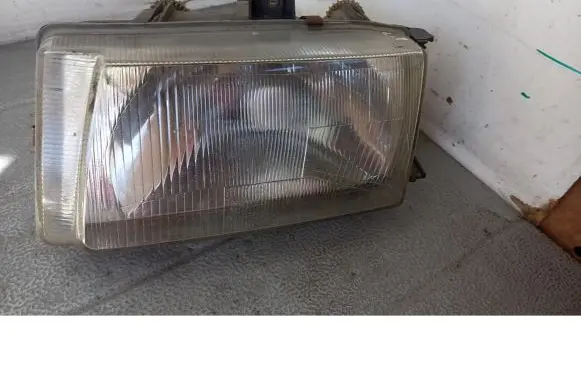Seat Inca (6k) Front reflector 