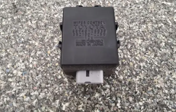 Toyota Previa (XR10, XR20) I Window wiper relay 8594028030 0521002250