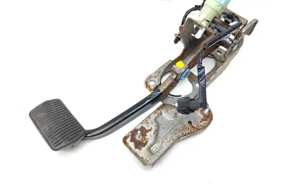 Ford Escape IV Brake pedal LX612D094BC