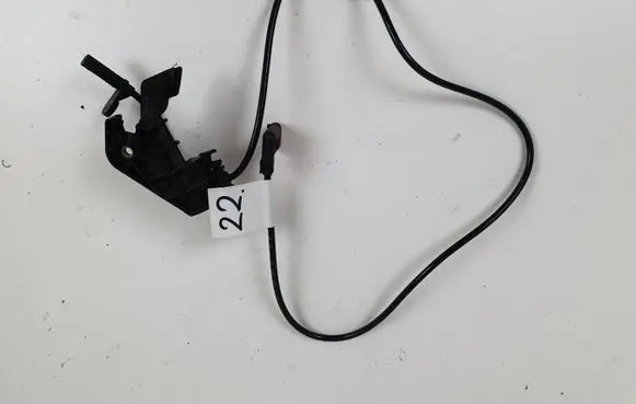 Mercedes-Benz C W204 Rear ABS sensor wiring A0395452928 A2045400317