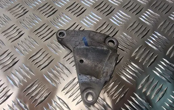 Audi A8 S8 D3 4E Gearbox mounting bracket 4E0399113AA