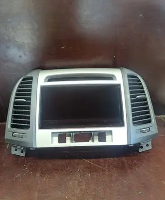 Hyundai Santa Fe Dash center air vent grill 974202B000