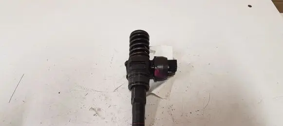 Audi A4 S4 B7 8E 8H Fuel injector 038130073BH