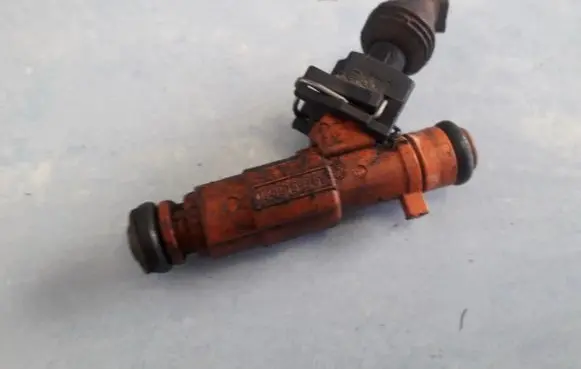 Alfa Romeo 147 Fuel injector 028155769