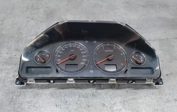 Speedometer (instrument cluster)
