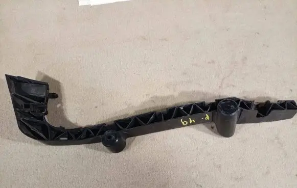 Dodge Journey Rear bumper mounting bracket 68190681AB
