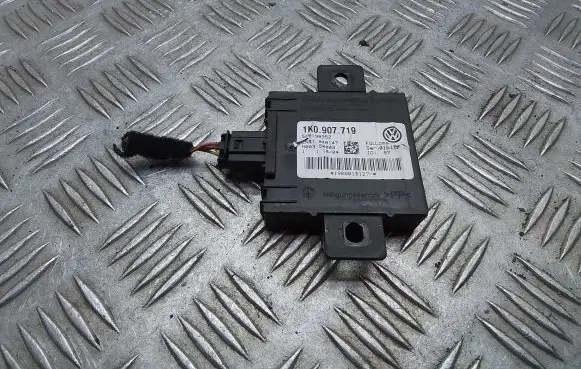Volkswagen Touran I Alarm control unit/module 1K0907719