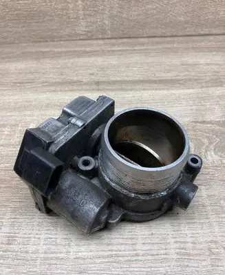 Volkswagen PASSAT B7 Throttle valve 8E0145950D A2C53081714