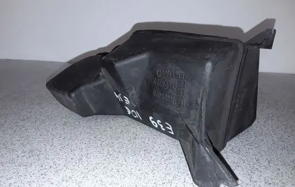 BMW 5 E39 Intake resonator 1703028