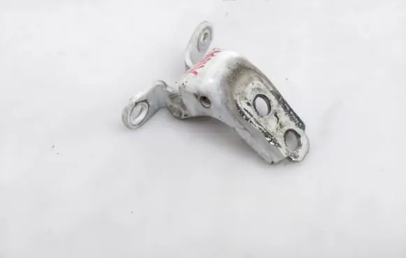 Honda CR-V Front door upper hinge 