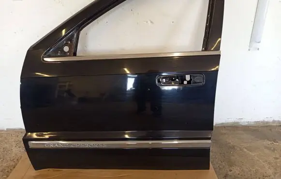 Jeep Grand Cherokee (WK) Front door 