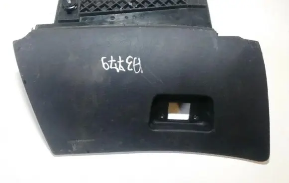 BMW 5 E39 Glove box