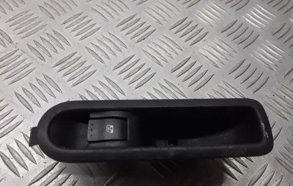 Renault Megane II Electric window control switch 156013870