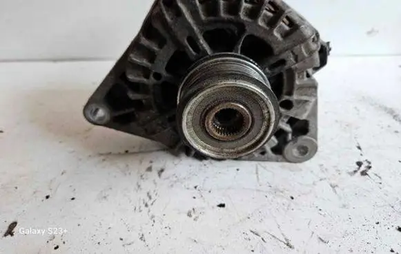 Hyundai i40 Generator/alternator 373002A800 2609674 135V130A