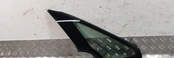 Peugeot 1007 Rear side window 