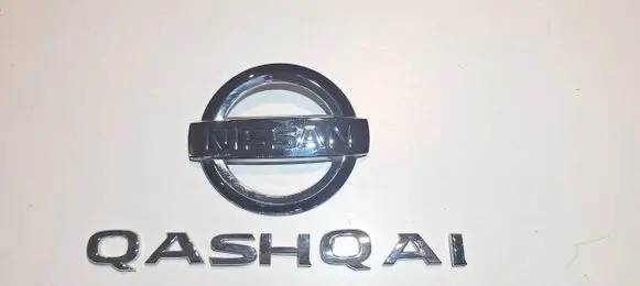 Nissan Qashqai Manufacturers badge/model letters 6M4L