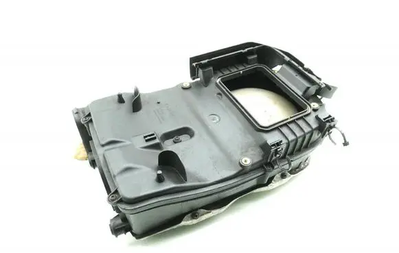 Mercedes-Benz SLK R172 Air filter box A6510901701