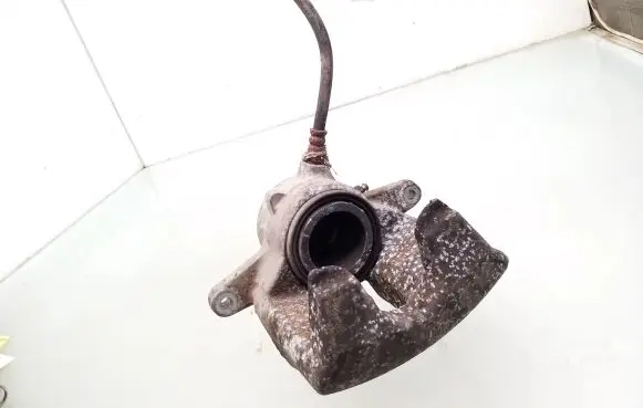 Mercedes-Benz E W212 Front brake caliper