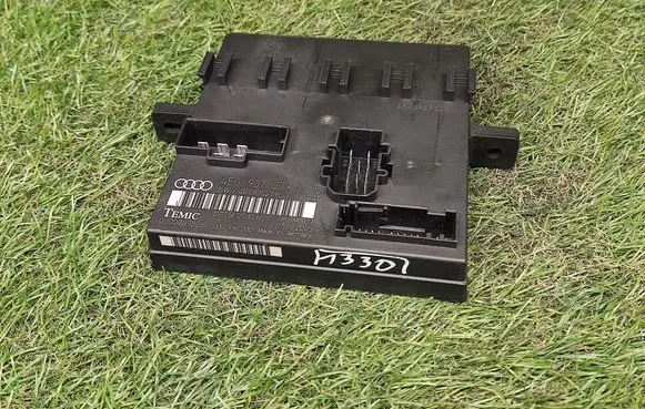 Audi A8 S8 D3 4E Comfort/convenience module 4E0907279L 4E0910279L