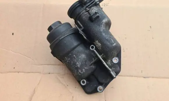 Volvo XC90 Oil filter mounting bracket 6740273266