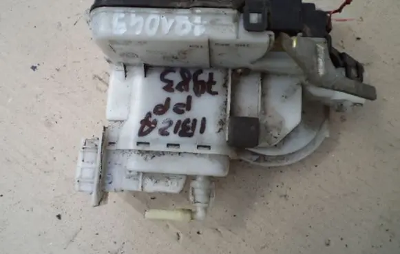 Seat Ibiza II (6k) Front door lock