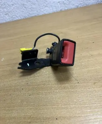 Mercedes-Benz E A207 Middle seatbelt buckle (rear) A2048601069 F1626