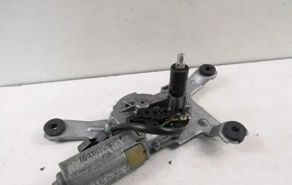 Mitsubishi Carisma Rear window wiper motor 0390201528