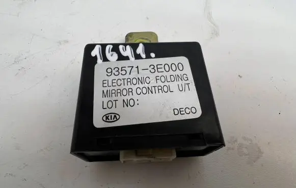 KIA Sorento Wing mirror control module 935713E000