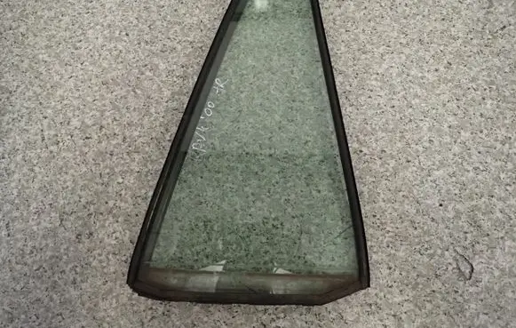 Toyota RAV 4 (XA20) Sliding door window/glass 