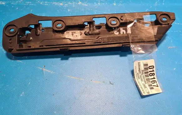 Volkswagen Touran I Front bumper corner part panel trim 1T0807050