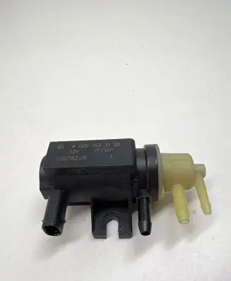 Mercedes-Benz C W205 Turbo solenoid valve A0091533128 17T150 70078208