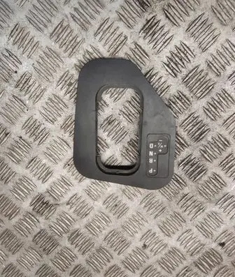 Opel Meriva A Gear shifter surround trim plastic 8256275