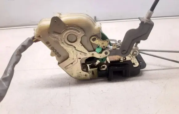 KIA Sorento Front door lock 020618