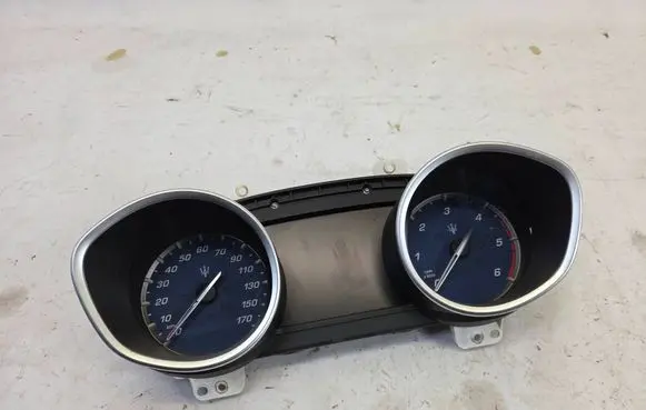 Maserati Ghibli Speedometer (instrument cluster) 670030642