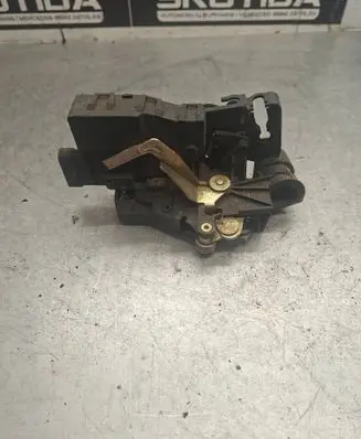 Mercedes-Benz ML W163 Rear door lock A1637302135