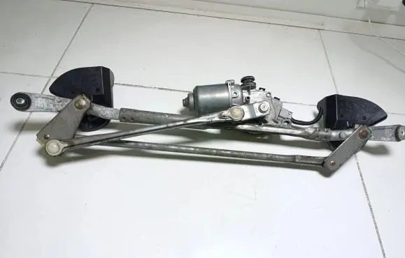 Mitsubishi Outlander Front wiper linkage and motor 1593003471